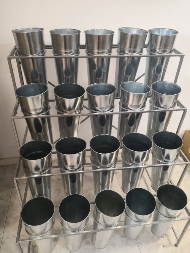 Expositor de flores metálico