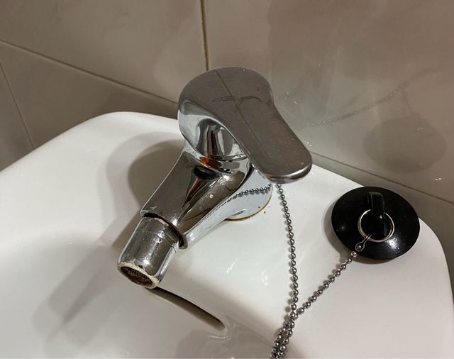 Grifería baño completa - Plata y Negro