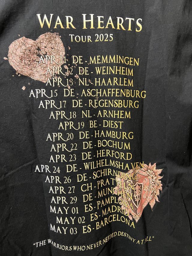 Camiseta Fellowship War Hearts Tour 2025 Negra