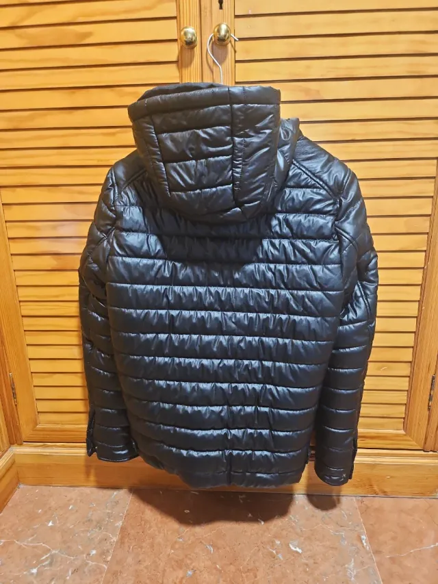 Abrigo negro estilo cuero talla M