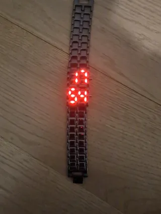 Braccialetto digitale LED rosso/argento