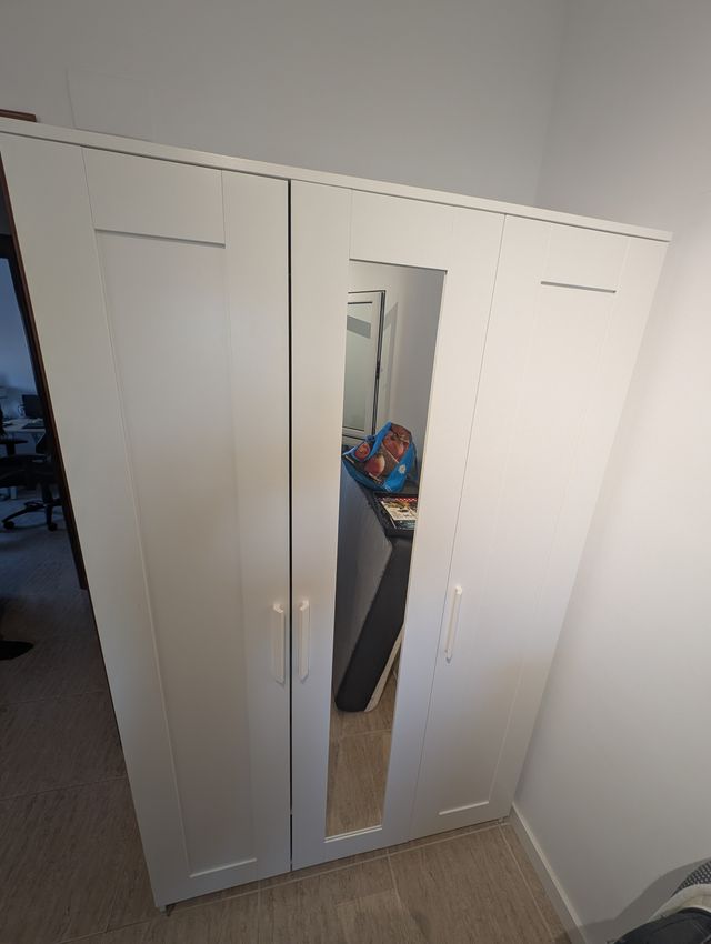 Guarda-roupa Brimnes 3 portas Ikea branco com espelho