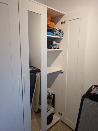 Armadio Brimnes 3 porte Ikea bianco con specchio