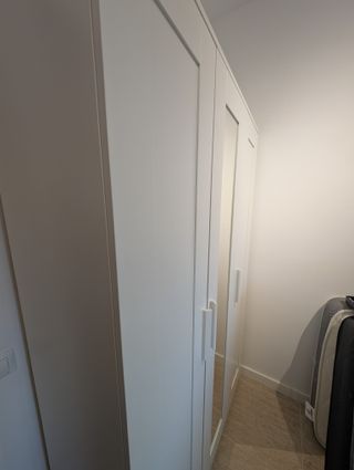 Armadio Brimnes 3 porte Ikea bianco con specchio