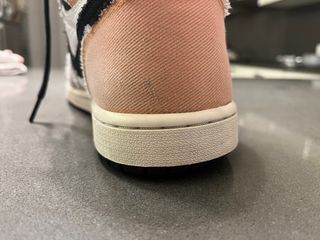 Air Jordan 1 Retro High Skyline