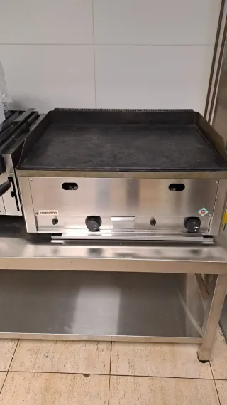 Ferro da stiro industriale per la ristorazione