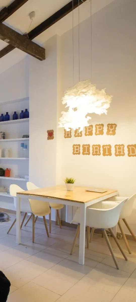 Mesa de madera 1.5m x 0.9m