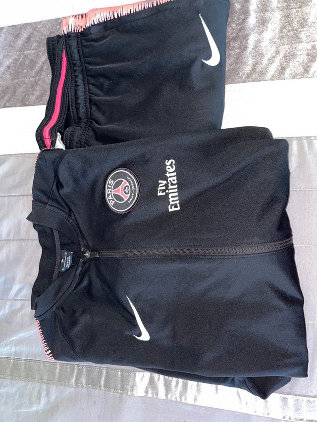 Conjunto PSG Nike Negro y Rosa Talla M