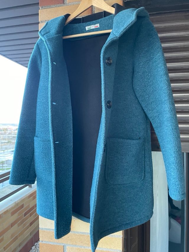 Abrigo mujer verde azulado con capucha