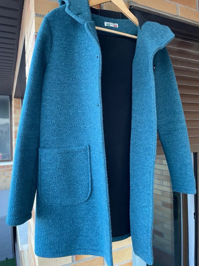 Abrigo mujer verde azulado con capucha