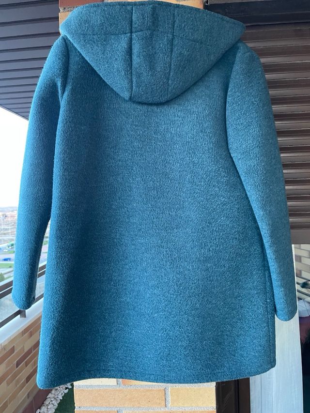 Abrigo mujer verde azulado con capucha