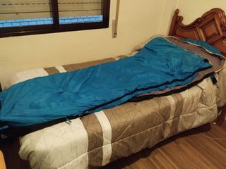 Saco de dormir ligero y compacto