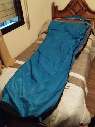 Saco de dormir ligero y compacto