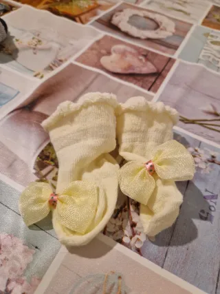 Abbigliamento misto da neonata/o e da bambina/o.