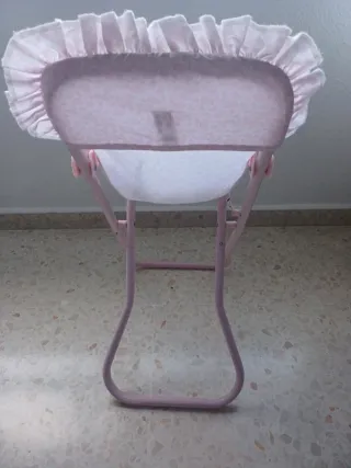 Trona de juguete rosa