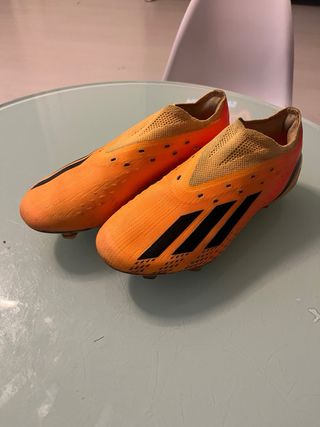 Zapatos de fútbol Adidas Naranja y Negro
