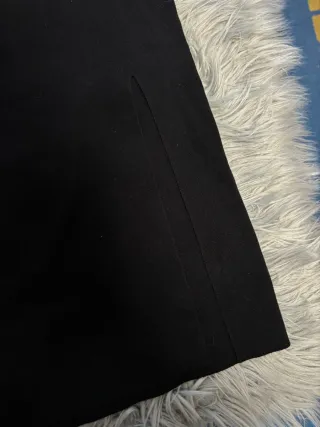 Falda larga negra con abertura