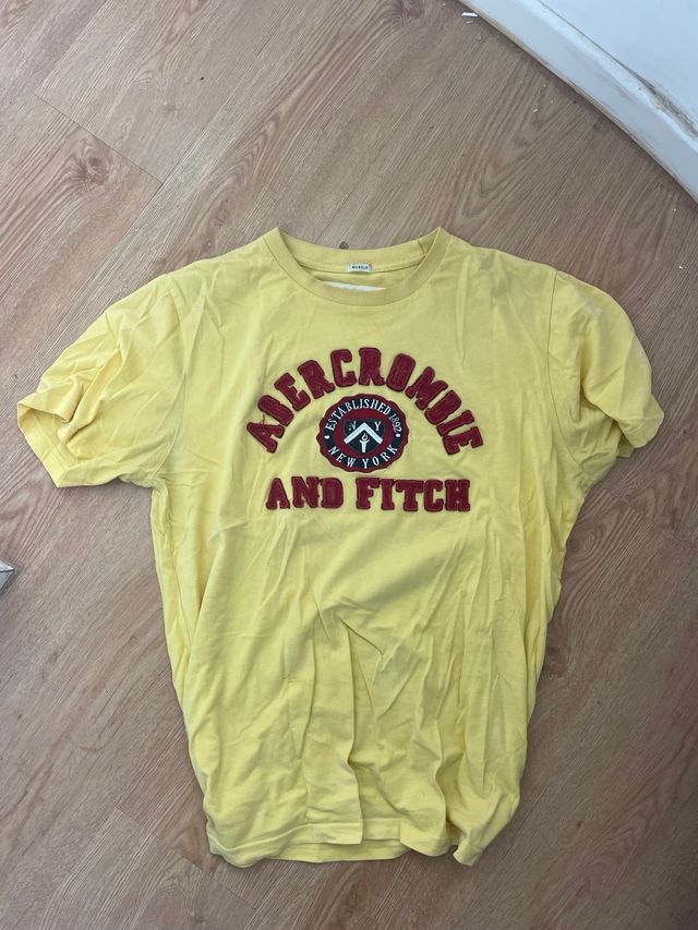 Camiseta Abercrombie & Fitch Amarilla