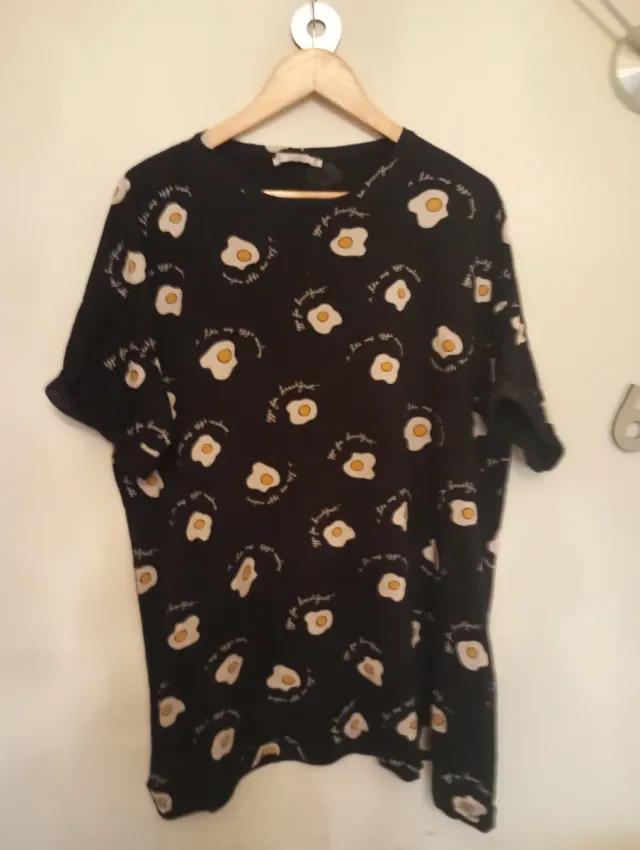 Camiseta estampada de huevos mujer