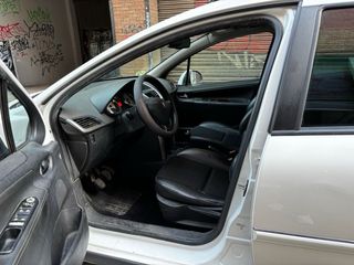 Peugeot 207 SW  2010