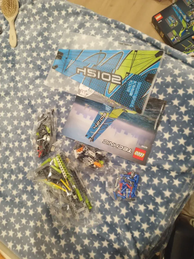 Lego Catamarán 42105