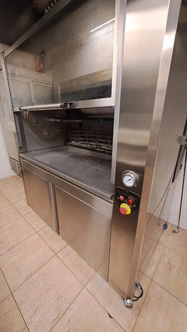 Asador de pollos industrial carbón