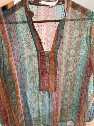 Blusa gasa semitransparente estampada