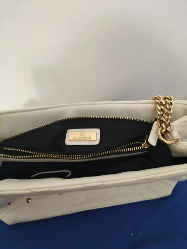 Borsa Le Carrie bianca trapuntata con borchie