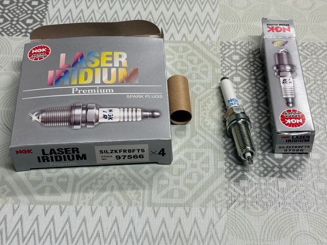 NGK LASER IRIDIUM Premium Bujías x4