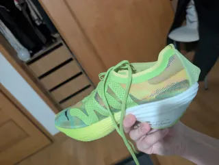 Tênis Puma com Placa de Carbono