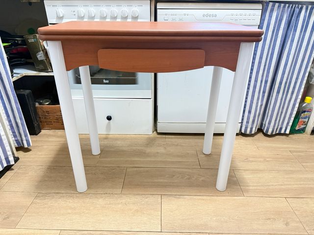 Mesa de cocina plegable nueva