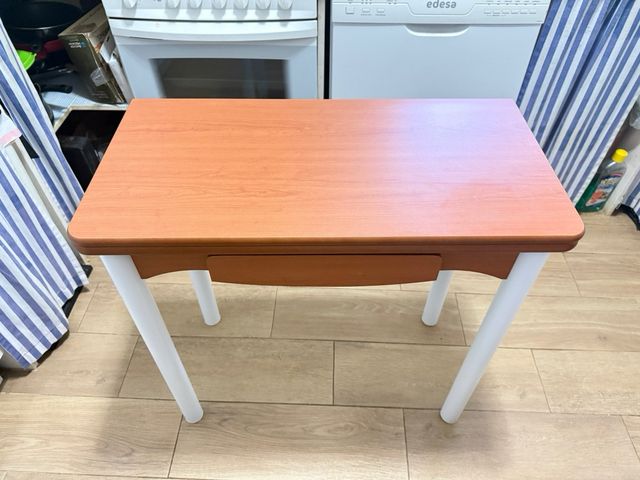 Mesa de cocina plegable nueva