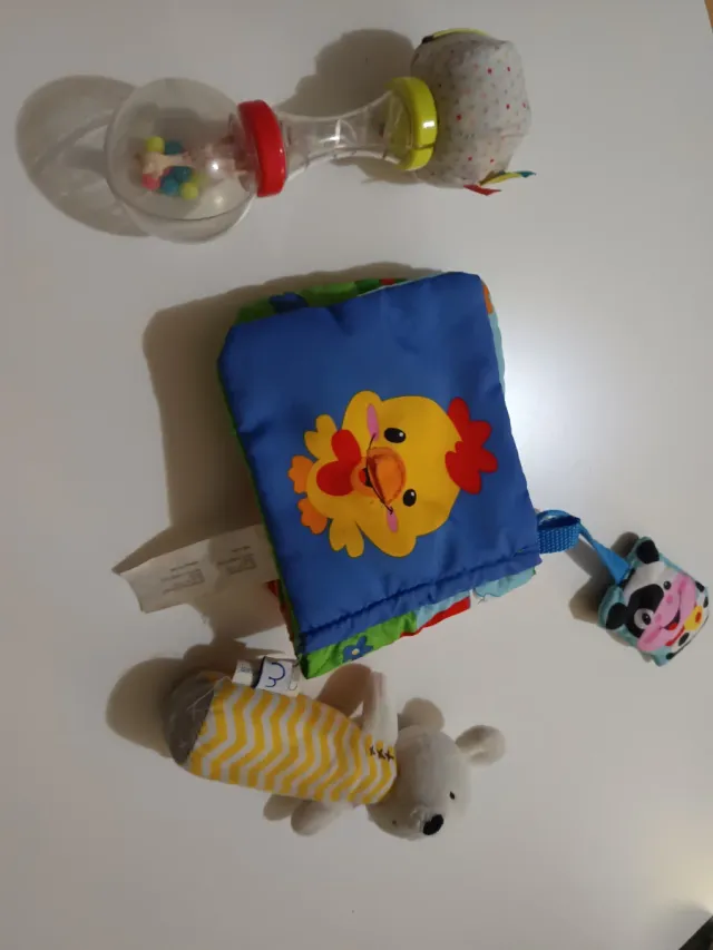 Lote Juguetes Bebé: Sonajero, Libro y Peluche