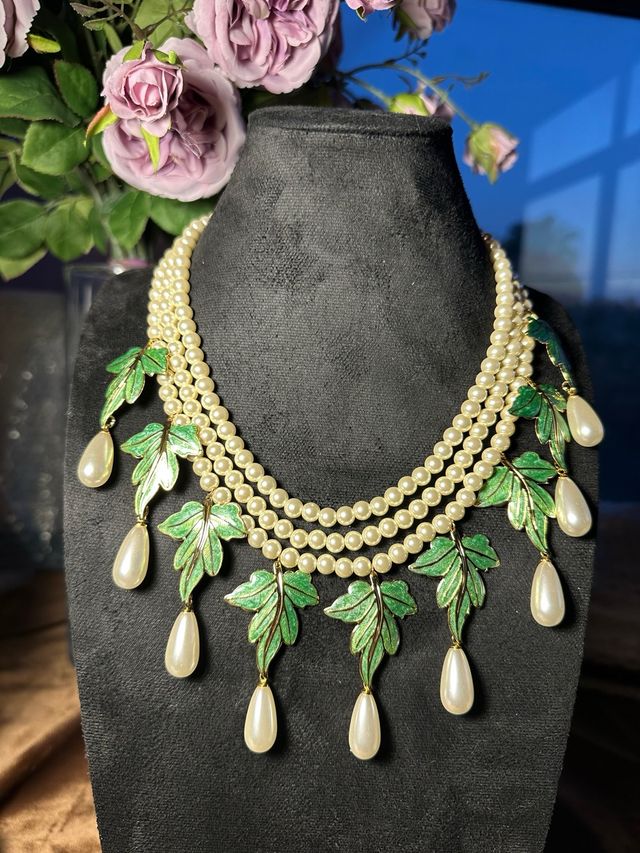 Conjunto vintage de collar y pendientes de esmalte