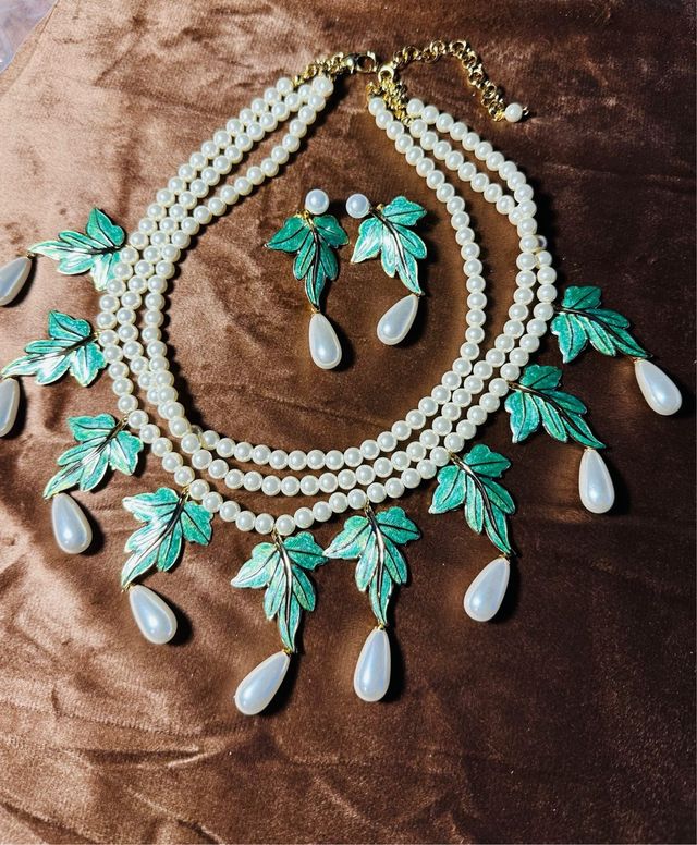 Conjunto vintage de collar y pendientes de esmalte