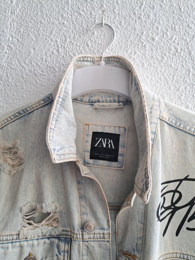 Chaqueta vaquera Zara graffiti