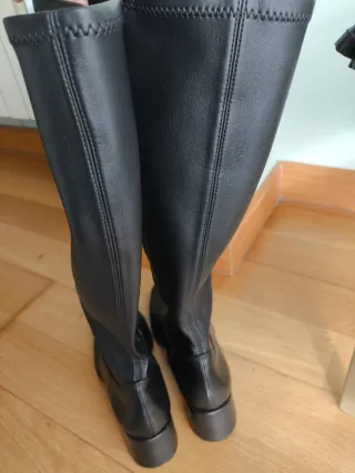 Botas altas Unisa negras