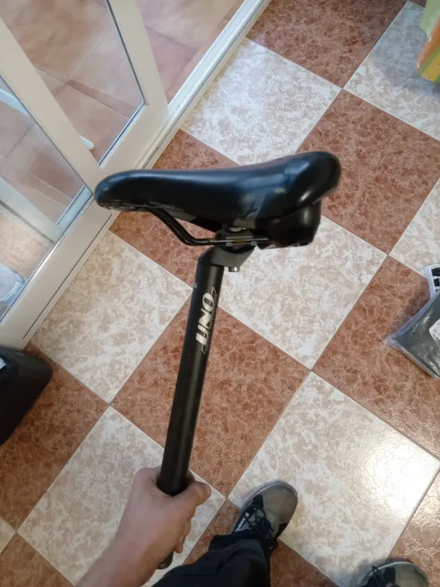 Sillín de Bici UNO Negro