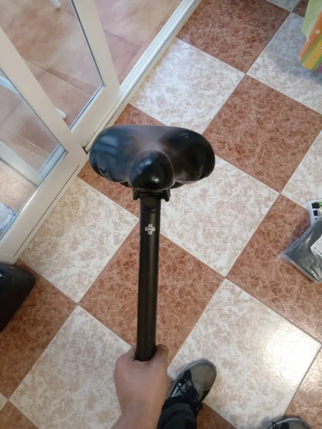 Sillín de Bici UNO Negro