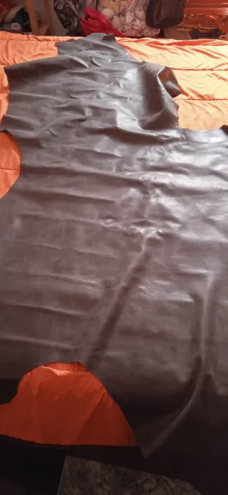 Piel Verde Oliva y Gris Oscuro