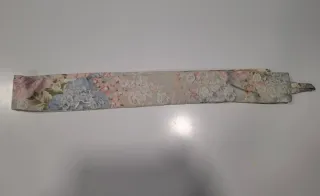 Cortina de tela con estampado floral