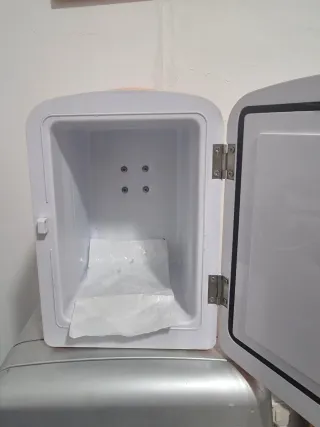 Nevera portátil mini naranja