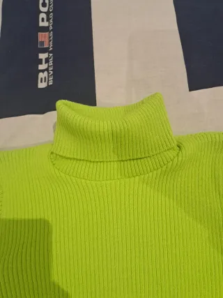 Jersey cuello alto verde pistacho talla L