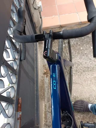 Bicicleta Eléctrica de Carretera BH