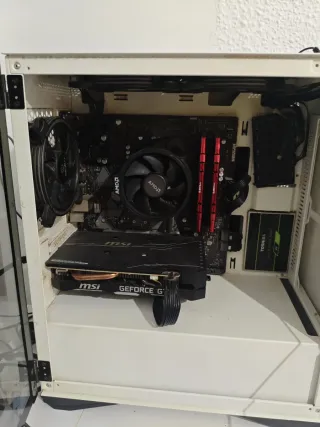 PC Gaming Blanco con RGB