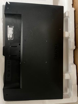 Pantalla Benq con soporte 22’