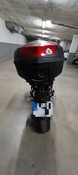 Yamaha Tracer 9 GT Gris y Roja