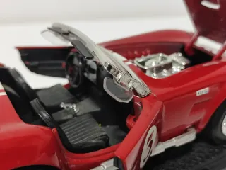 Ford Cobra 427S/C escala 1:24