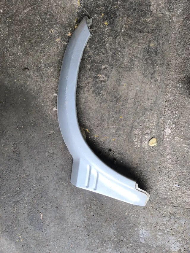 Aletín Delantero Derecho Nissan Terrano 2