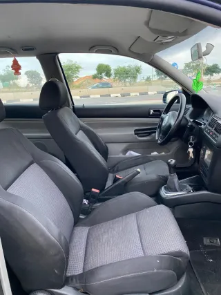 Volkswagen Golf 2003